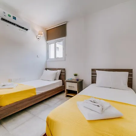 Andy Apartman Ajía Nápa